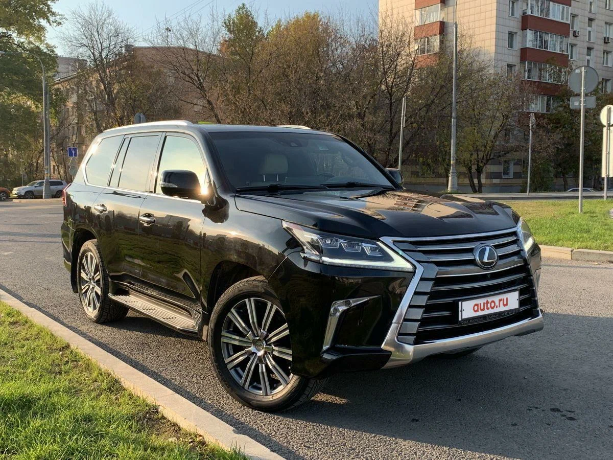 Nissan Patrol Y62 Black Hawk